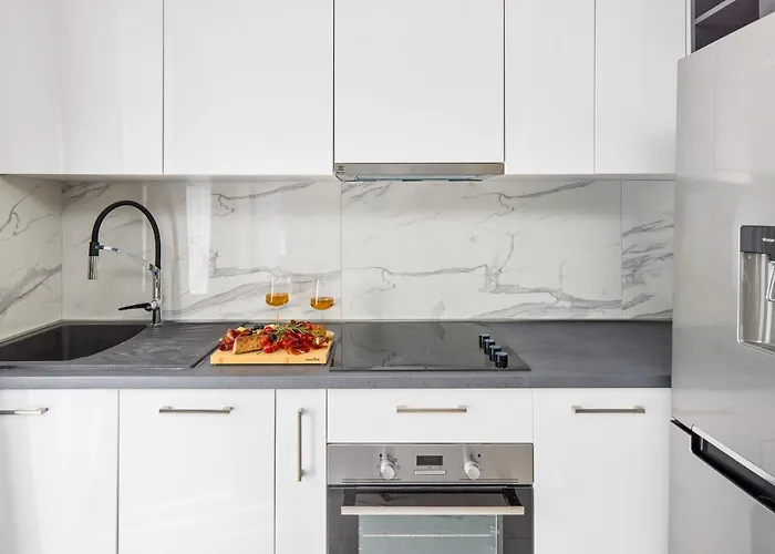 Moderna Luxury Apartments With Heated Pool