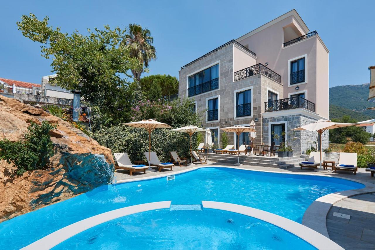 Moderna Luxury With Heated Pool Apartment Tivat