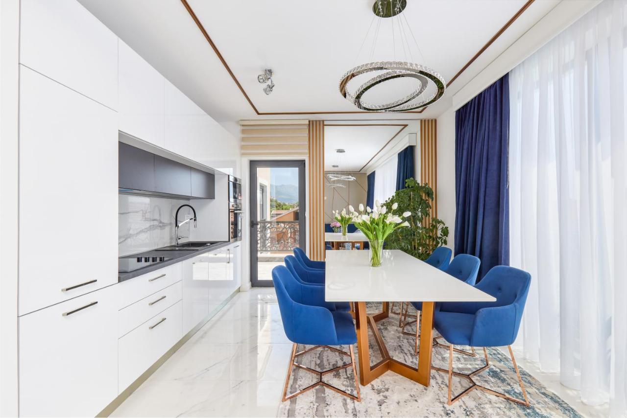 Apartment Moderna Luxury With Heated Pool Tivat