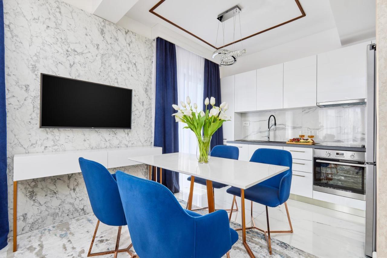Moderna Luxury With Heated Pool Apartment Tivat