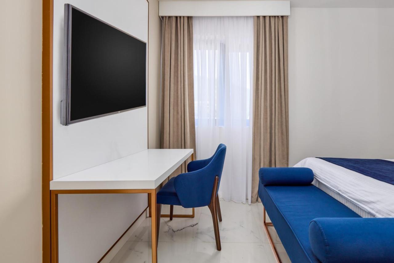 Apartment Moderna Luxury With Heated Pool Tivat