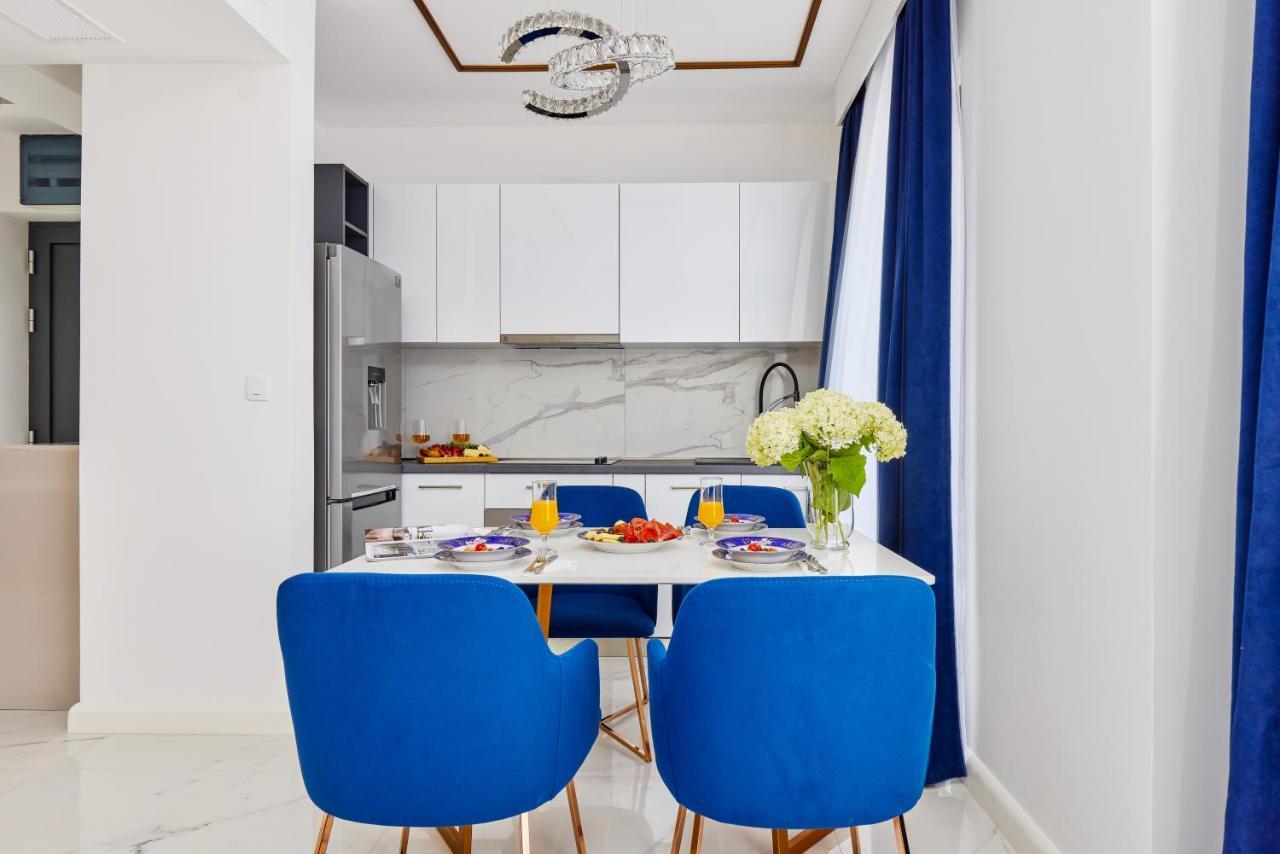 Moderna Luxury With Heated Pool Apartment Tivat