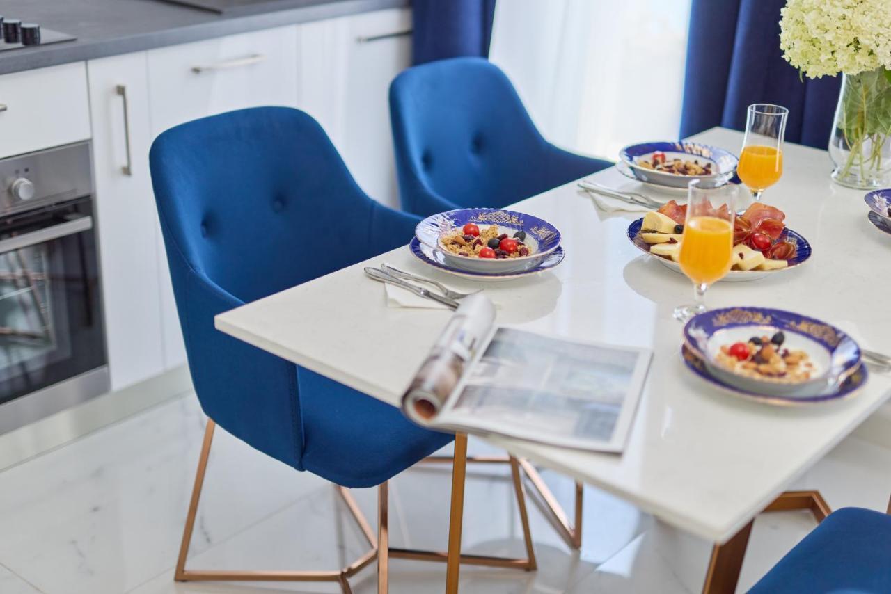 Moderna Luxury With Heated Pool Apartment Tivat