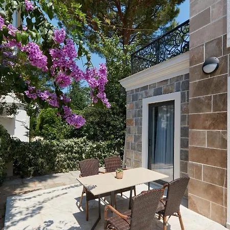 Moderna Luxury Apartments With Heated Pool Tivat Exterior photo