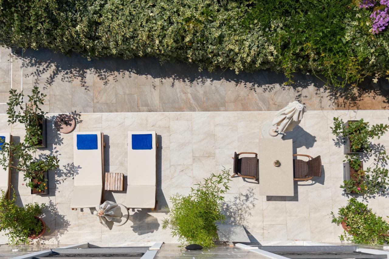 Moderna Luxury With Heated Pool Apartment *